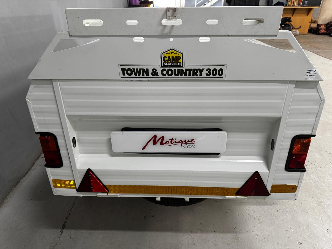 Camp Master Town & Country 300 Trailer