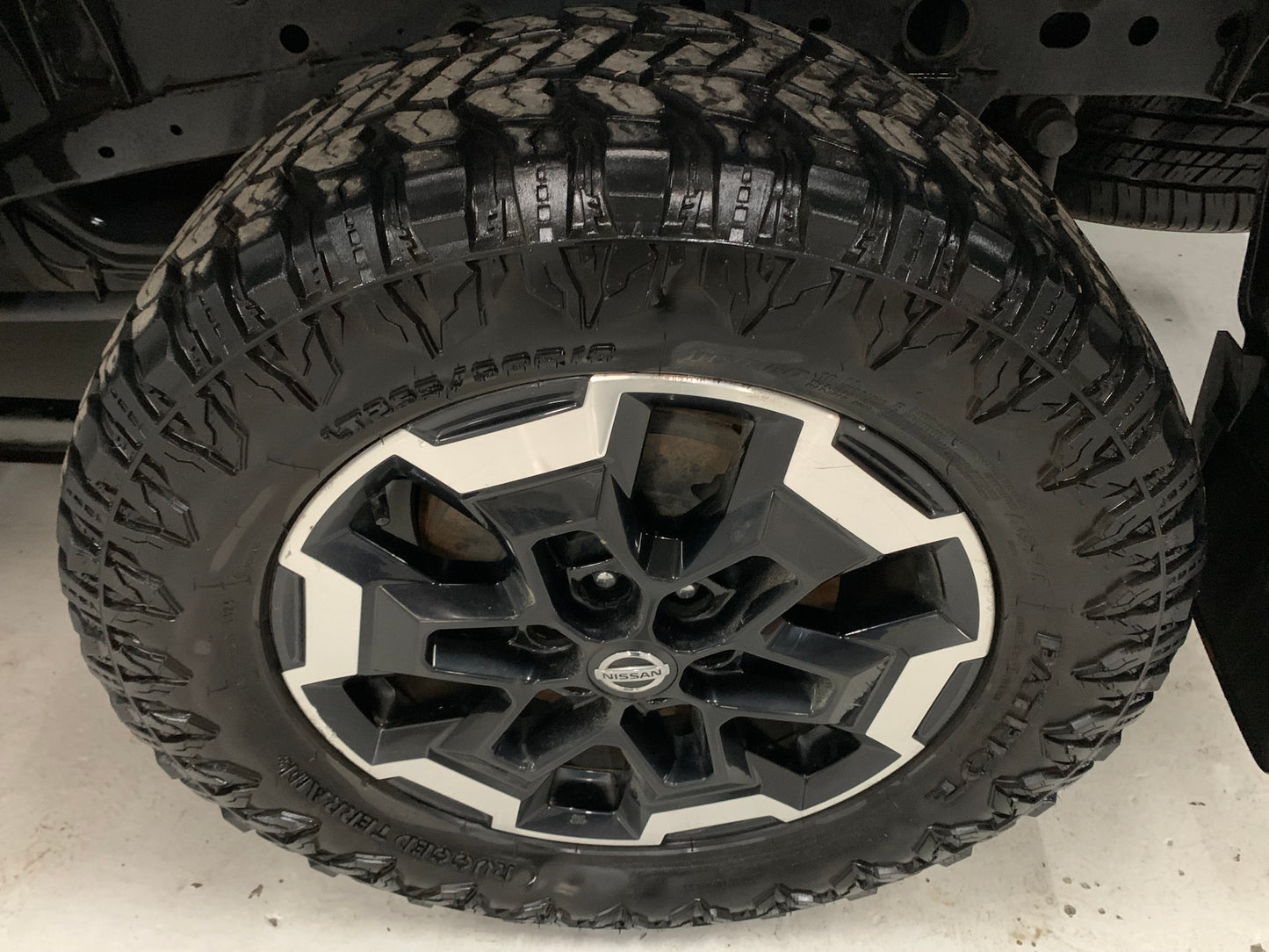 Navara 2.5DDTI PLUS 4X4 LE/LE DC PU