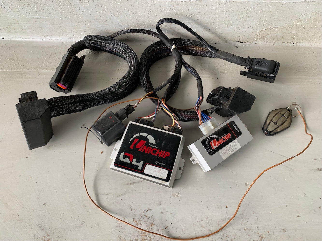 Isuzu KB300 Uni-Chip with Controller