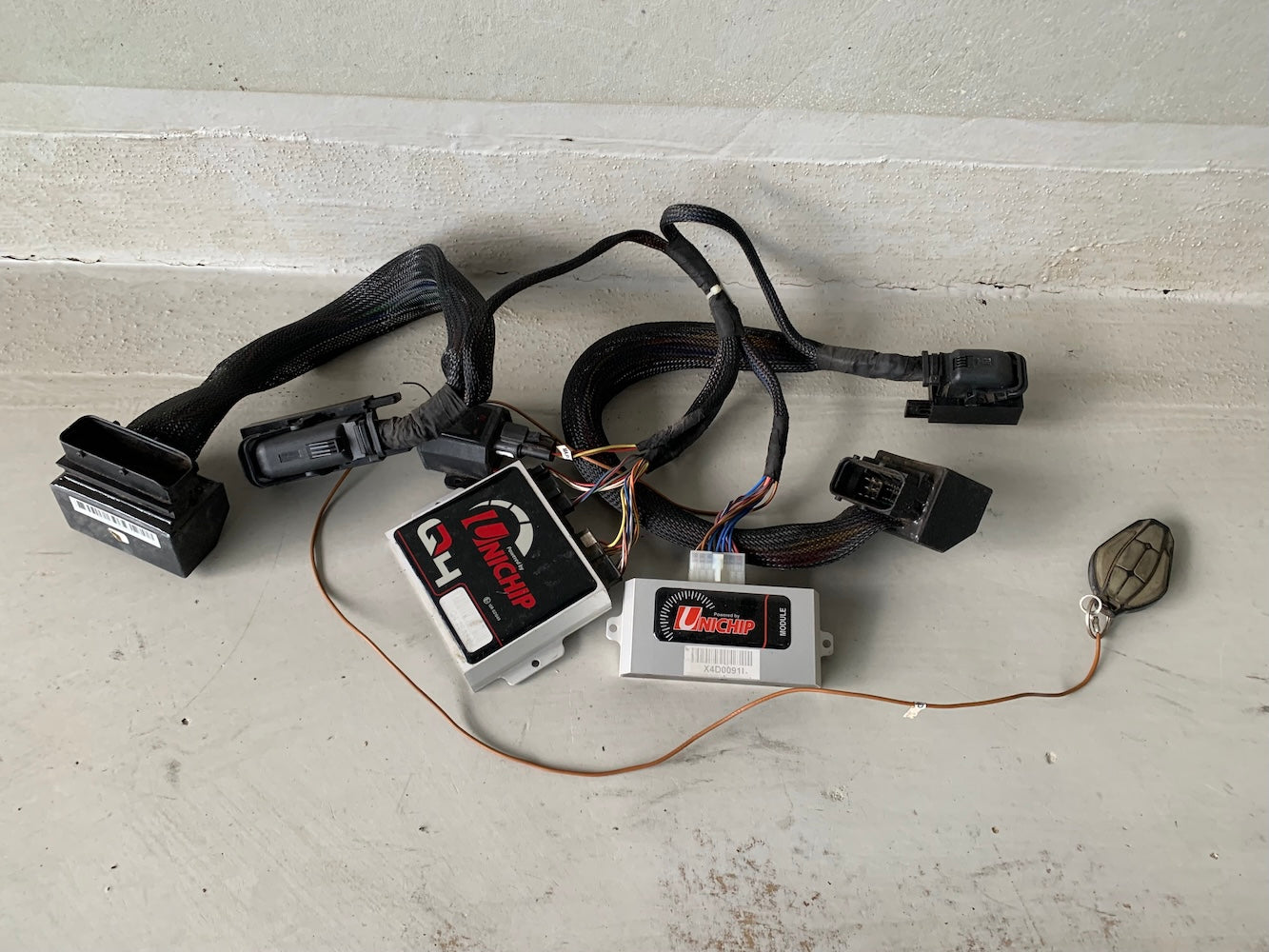 Isuzu KB300 Uni-Chip with Controller