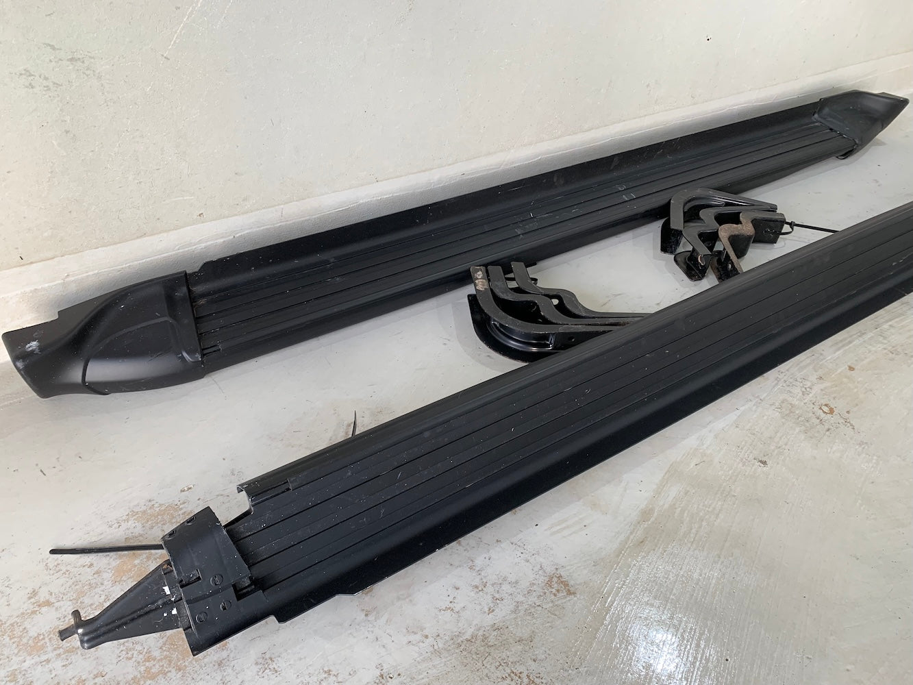 Isuzu KB Side Steps with Brackets