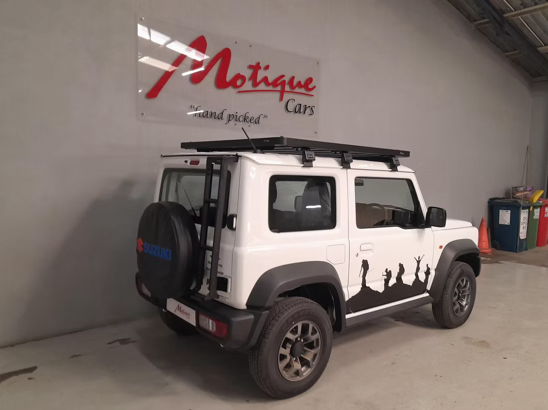 Suzuki Jimny 1.5 GLX 3-Door MT