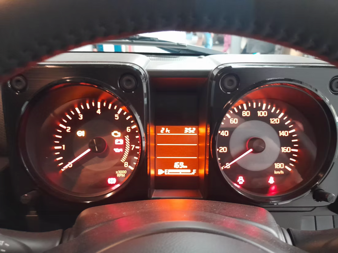 Suzuki Jimny 1.5 GLX 3-Door MT