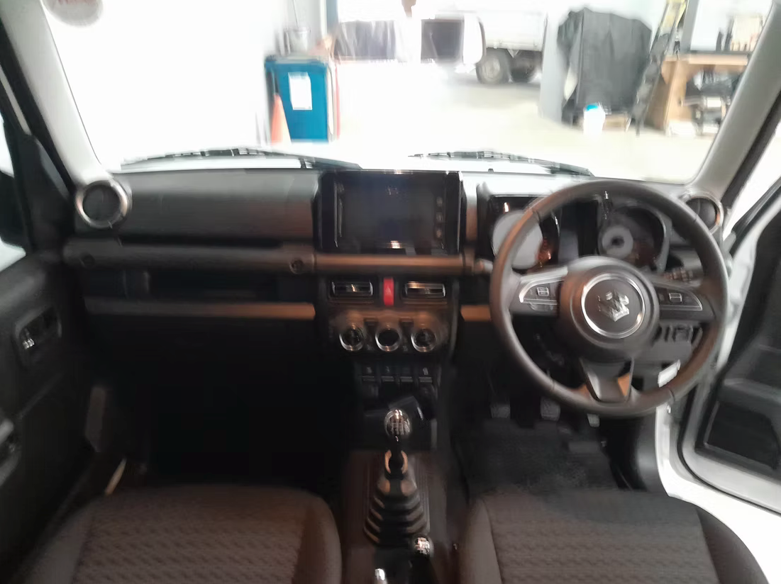 Suzuki Jimny 1.5 GLX 3-Door MT