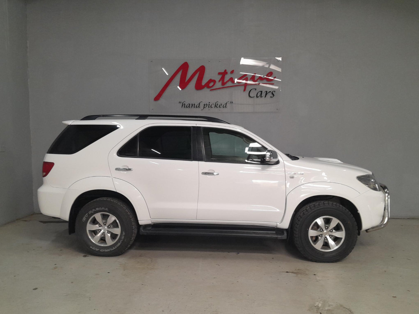 Toyota Fortuner 3.0D-4D Raised Body