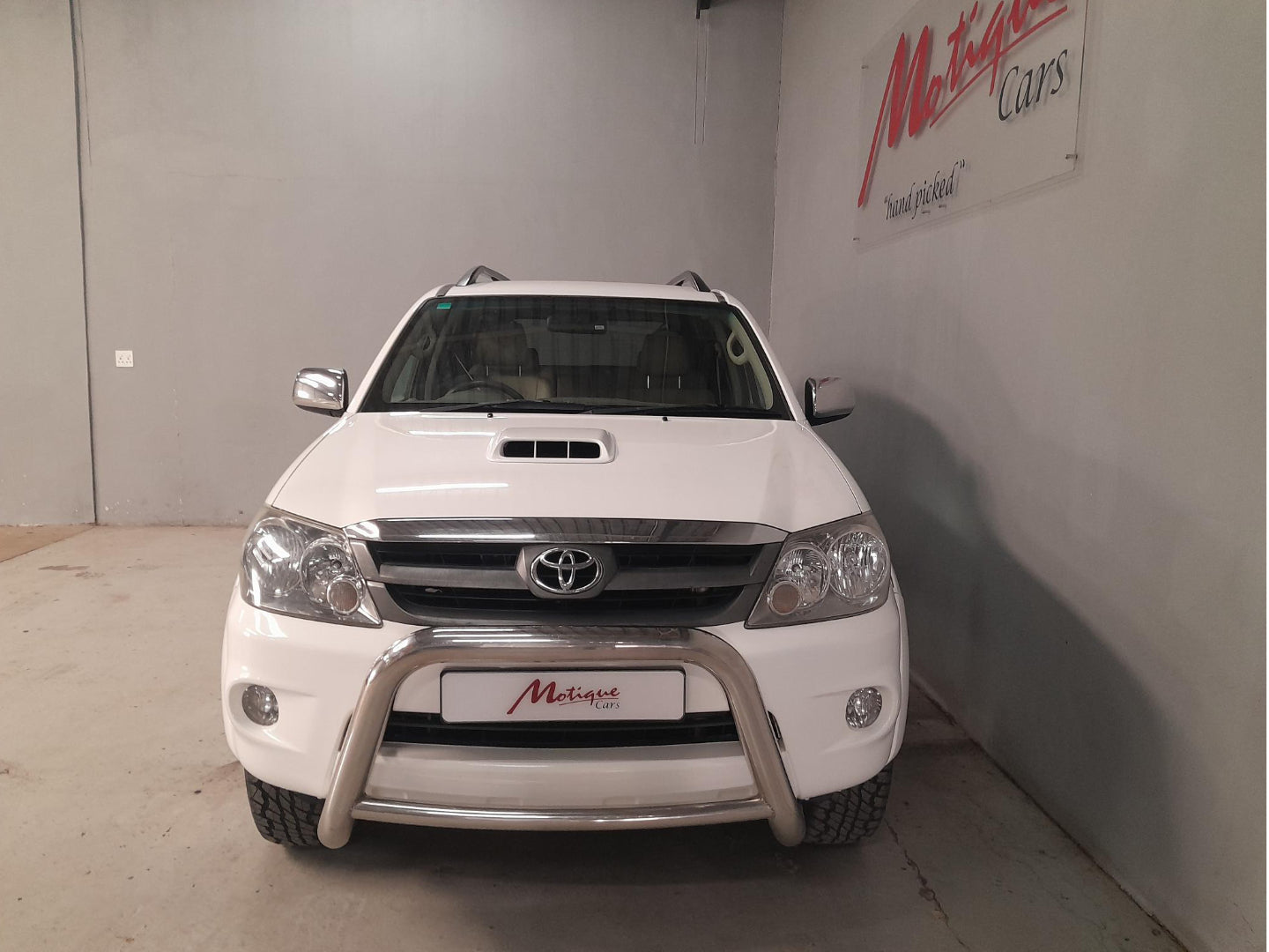 Toyota Fortuner 3.0D-4D Raised Body