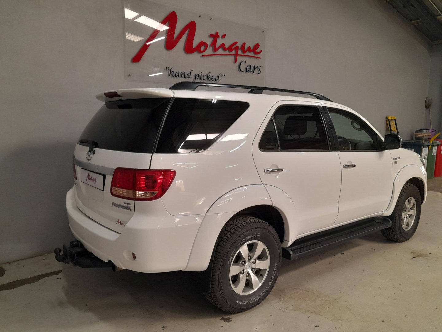 Toyota Fortuner 3.0D-4D Raised Body