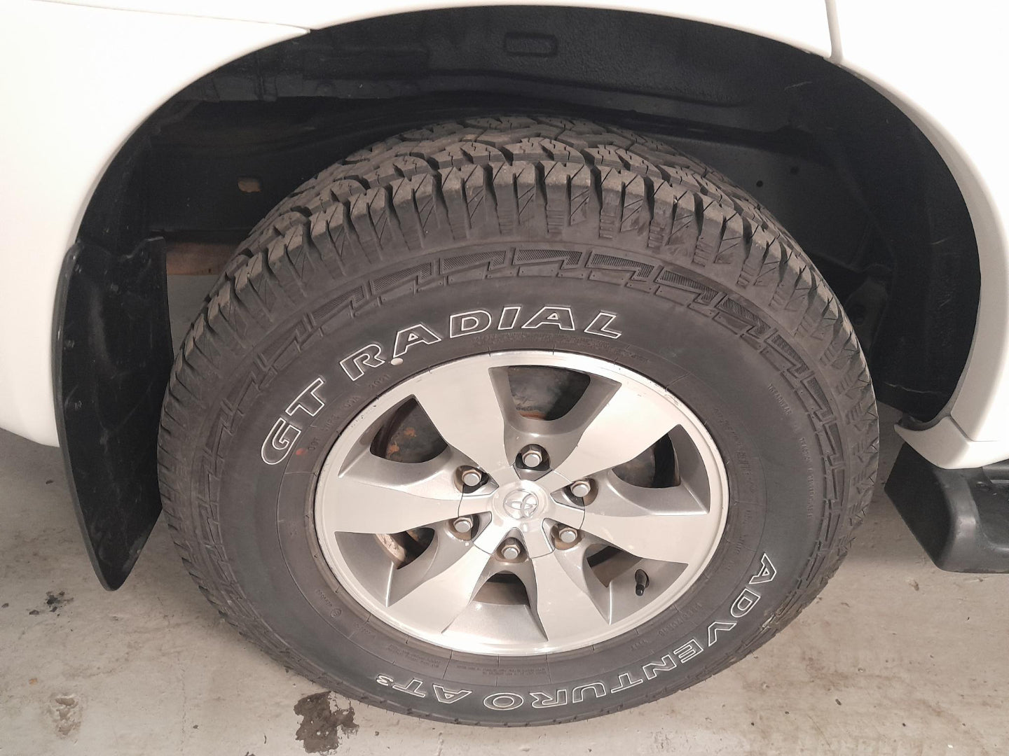 Toyota Fortuner 3.0D-4D Raised Body