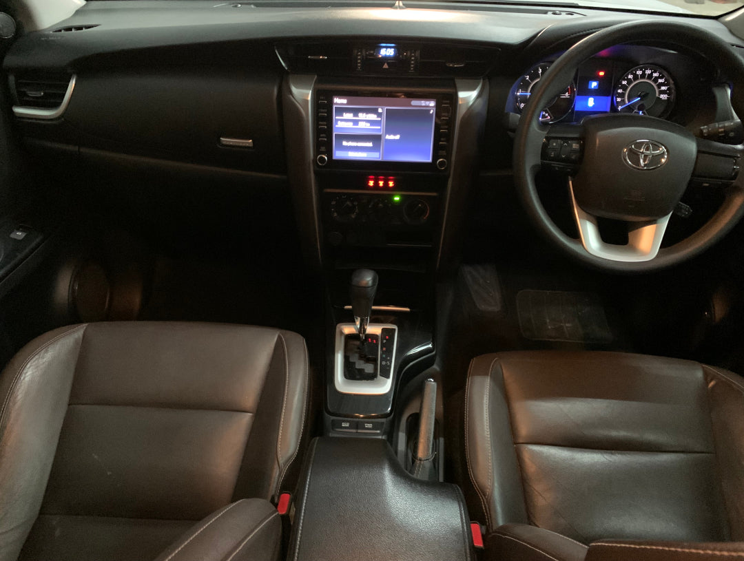 Toyota Fortuner 2.4GD-6 R/B A/T