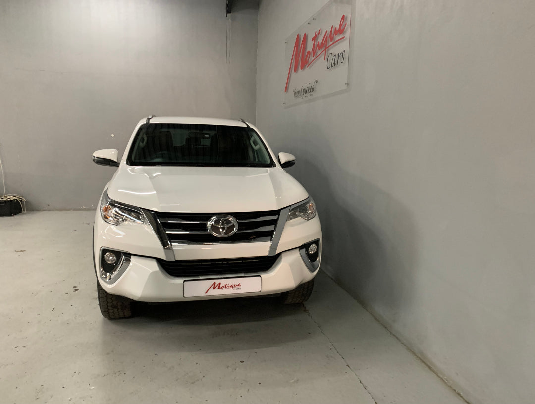 Toyota Fortuner 2.4GD-6 R/B A/T