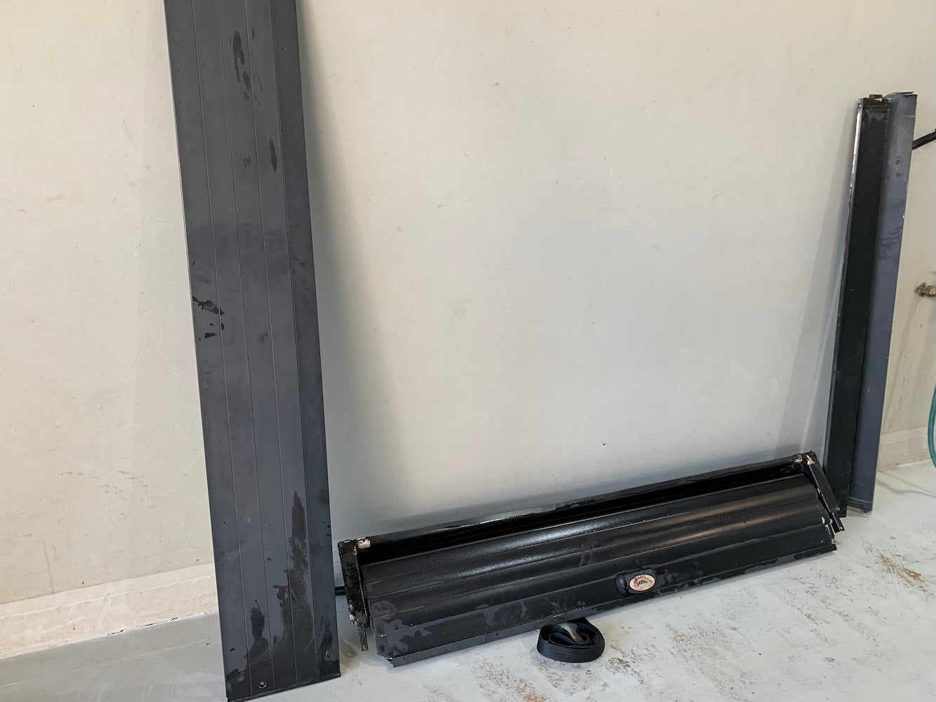 Toyota Hilux Double Cab Armidilo Roller Shutter Door