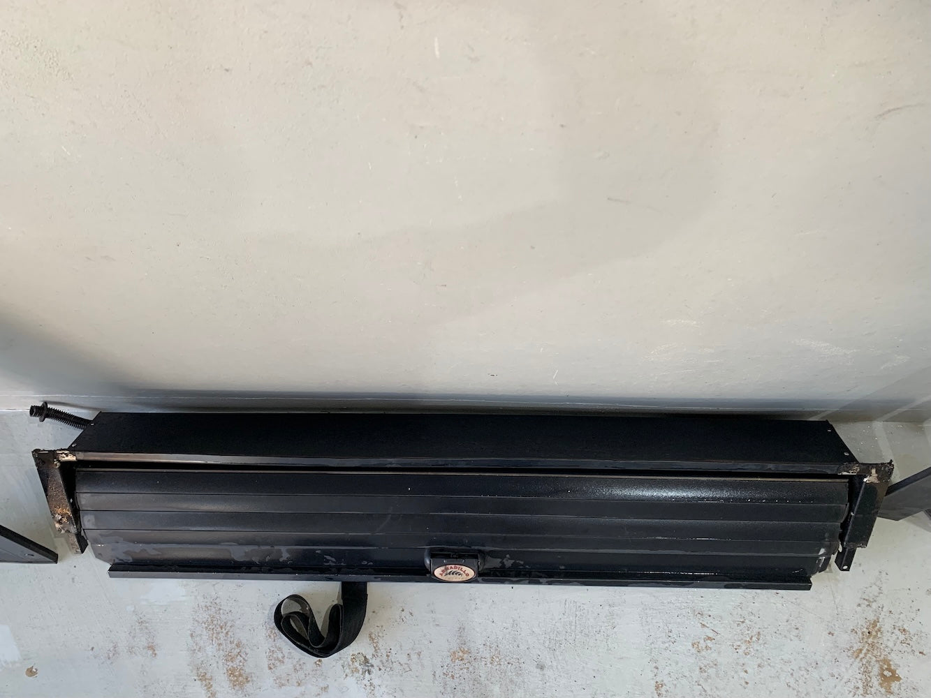 Toyota Hilux Double Cab Armidilo Roller Shutter Door