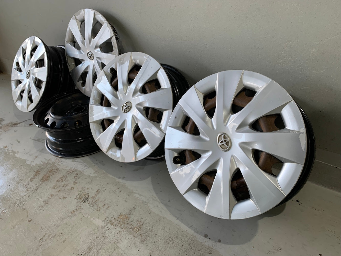 Toyota Corolla or Yaris Rims with Wheel Caps