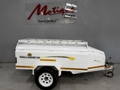 Camp Master Town & Country 300 Trailer