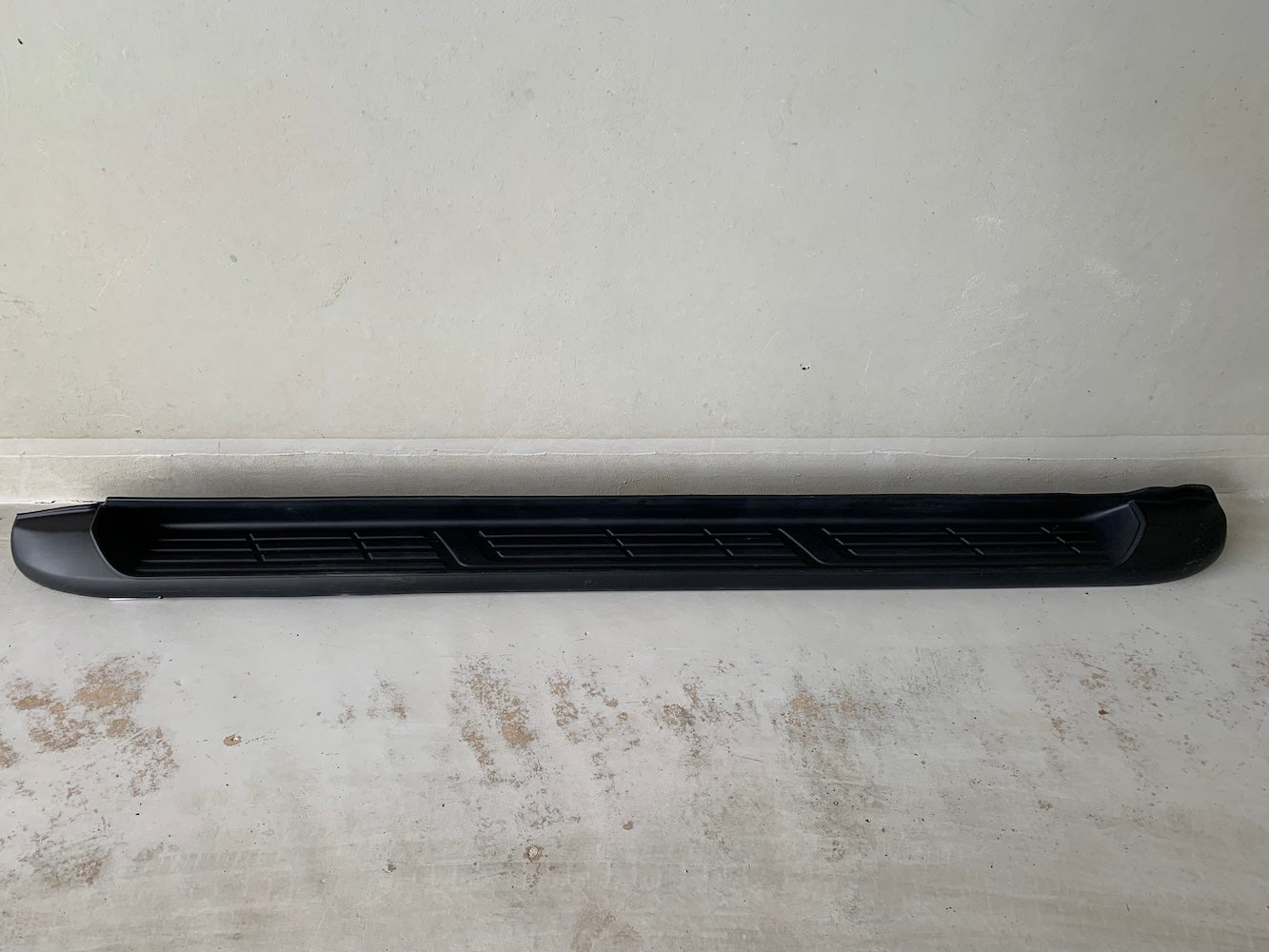 Hilux GD6 Double Cab Left-Hand-Side Side Step