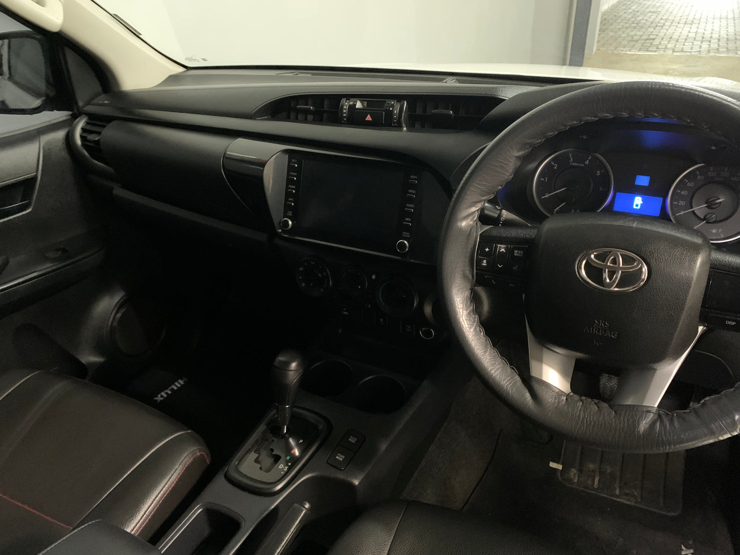 Hilux 2.4 GD-6 RB SRX AT
