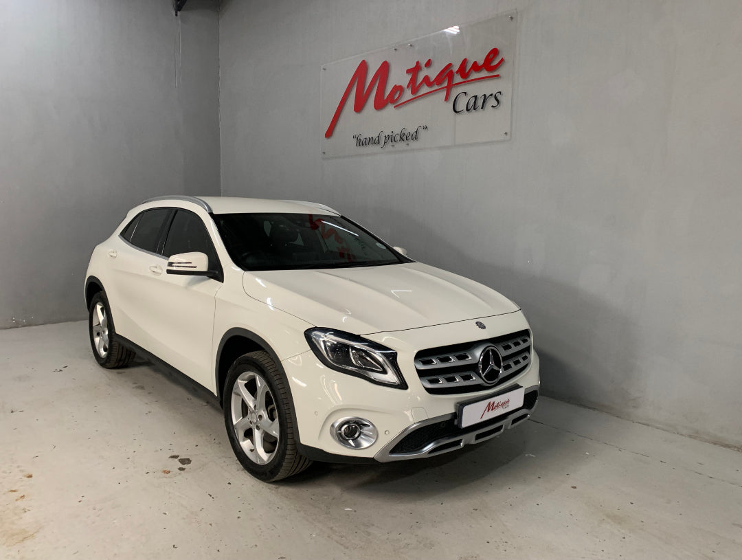 Mercedes Benz GLA 200