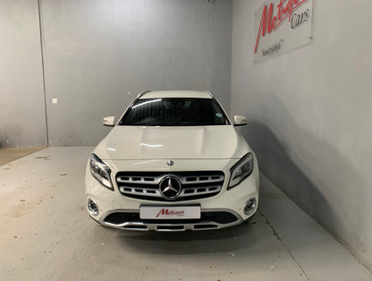 Mercedes Benz GLA 200