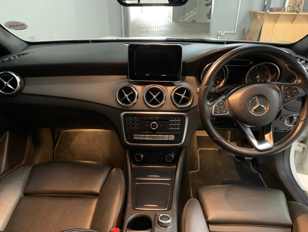 Mercedes Benz GLA 200