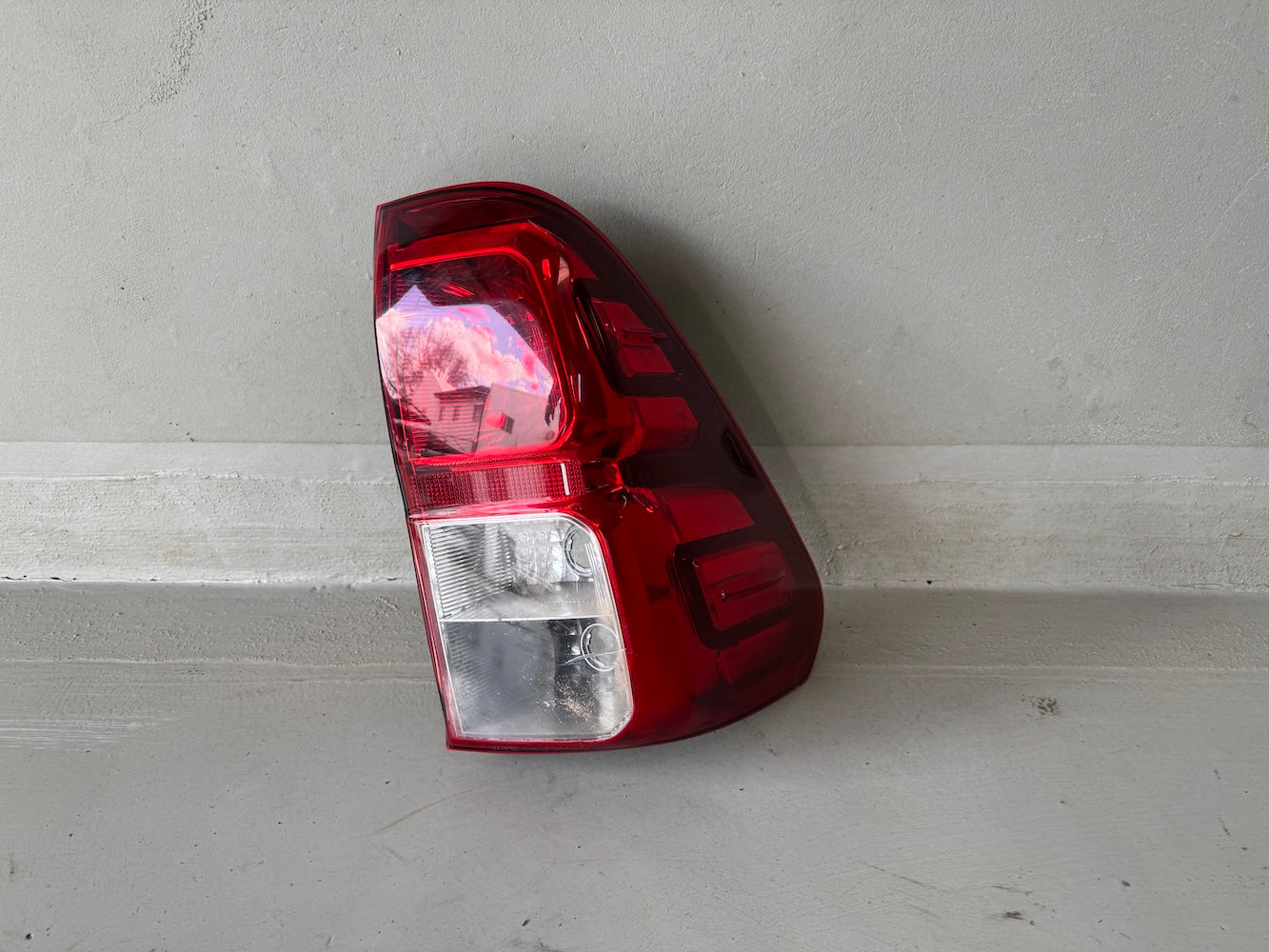 Used Toyota Hilux GD6 Right Hand Side Tail Light – Motique Cars
